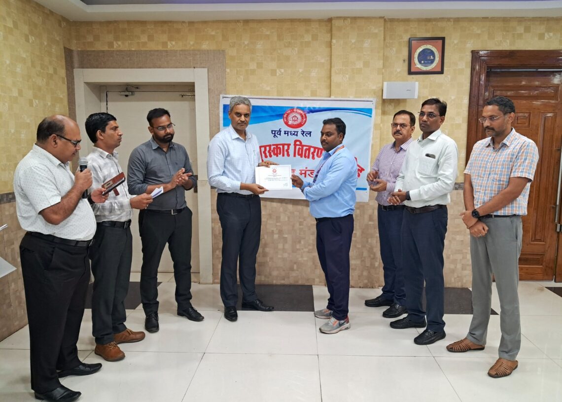 Safety award for 24 Dhanbad railway division staff