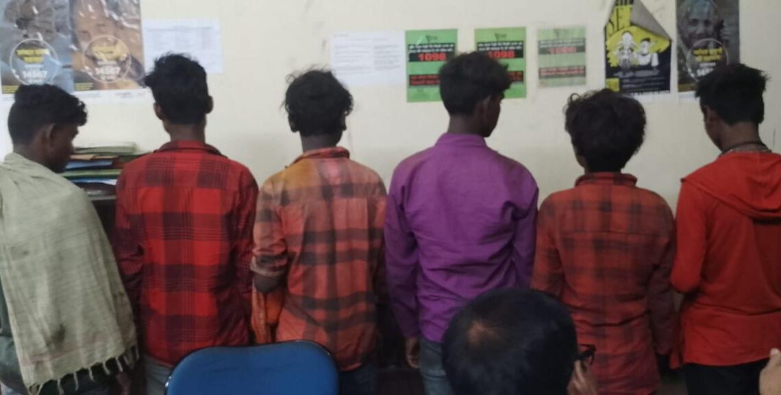 Jharkhand News: Dhanbad CWC rescues 10 children of UP, MP from human traffickers