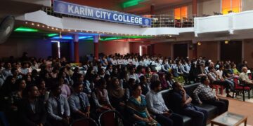 Karim City College hosts film screening of ‘Manjhi: The Mountain Man’