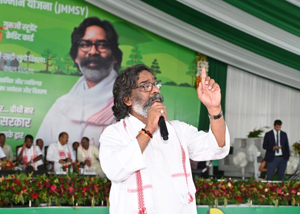 BJP leaders roaming around to buy MLAs in Jharkhand, says Hemant Soren