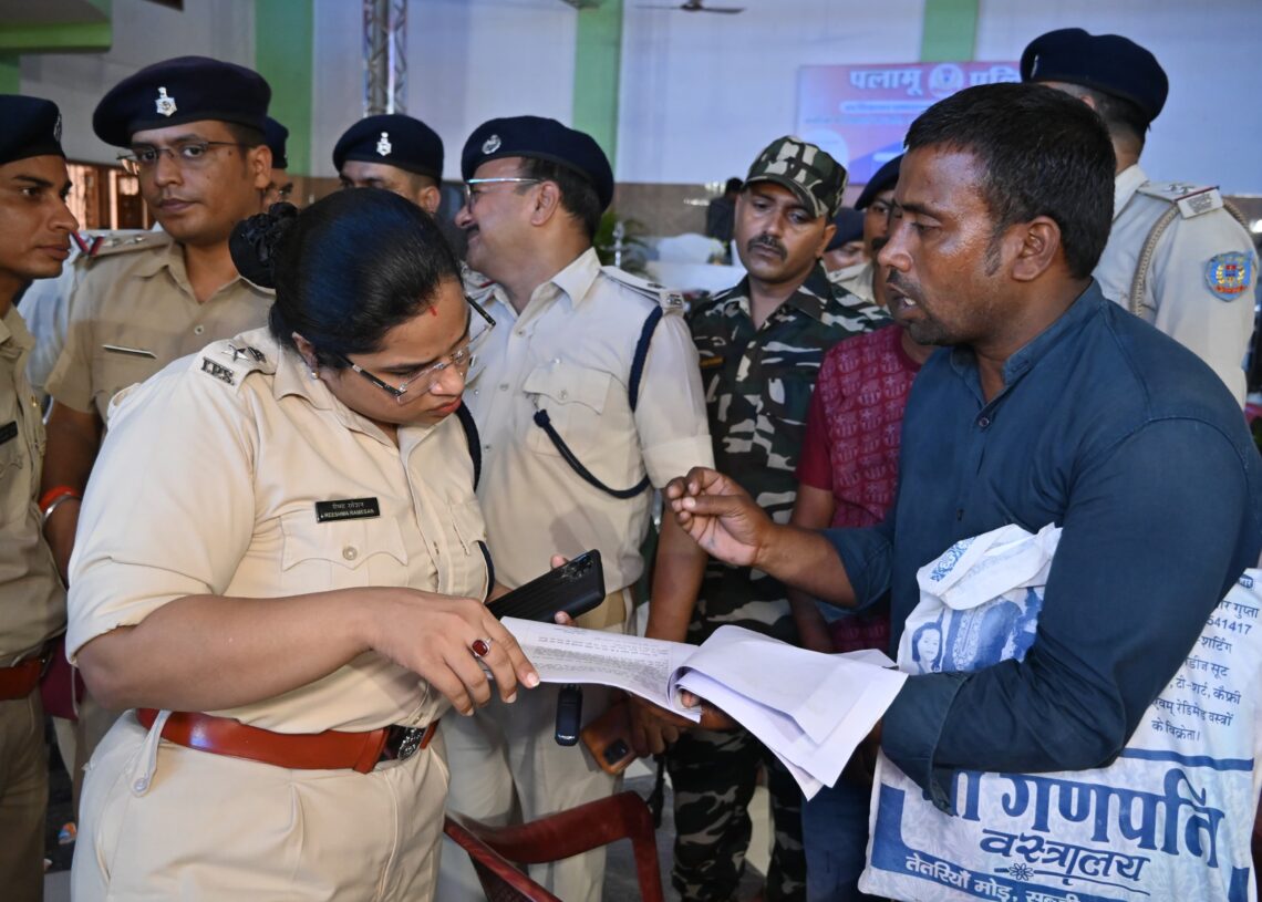 Jharkhand News: 11 FIRs lodged after 335 petitions poured in at police camp in Palamu