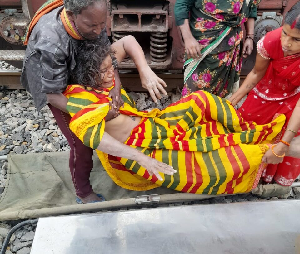 Injured train passenger gets medical attention at Daltonganj railway station