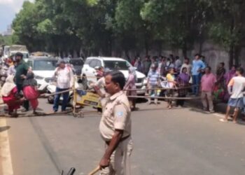 Jharkhand News: Hit by trailer, two bikers killed in Jamshedpur