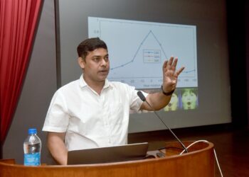 Jharkhand News: Natural intelligence superior to AI, says IIT Delhi expert at IIT ISM