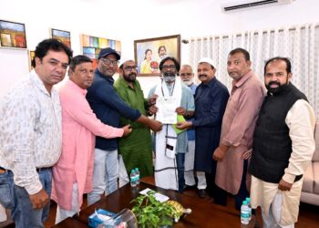 Delegation of Ranchi Durga Puja Committee meets CM Hemant Soren