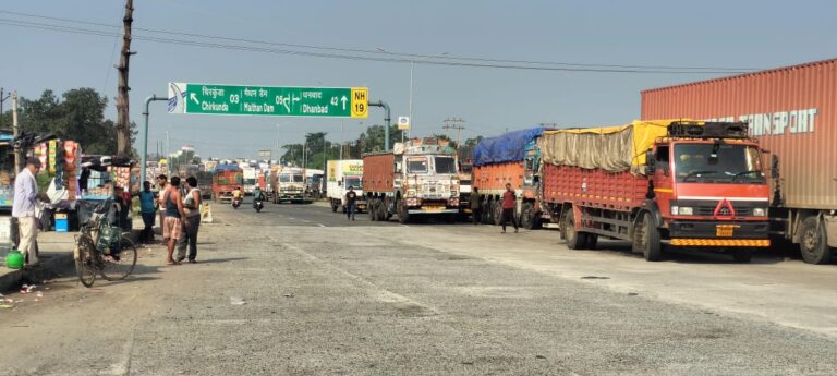 Bengal’s ban on entry of vehicles from Jharkhand makes long queues of trucks on NH-2