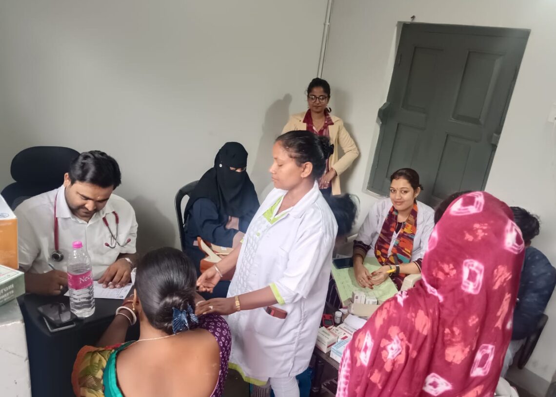Jugsalai Municipal Council organizes health check-up camp and cleanliness drive