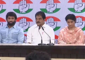 Wrestlers Vinesh Phogat and Bajrang Punia join Congress