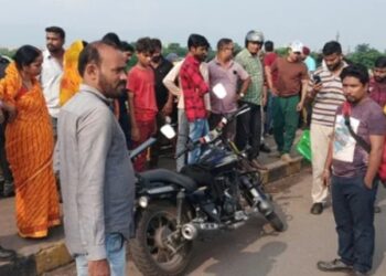 Youth jumps into Kharkai river from Adityapur toll bridge
