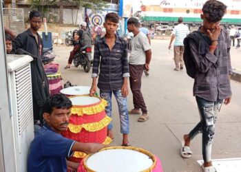 Not too many takers of 'dhakies' in Jamshedpur this Durga Puja
