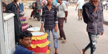 Not too many takers of 'dhakies' in Jamshedpur this Durga Puja