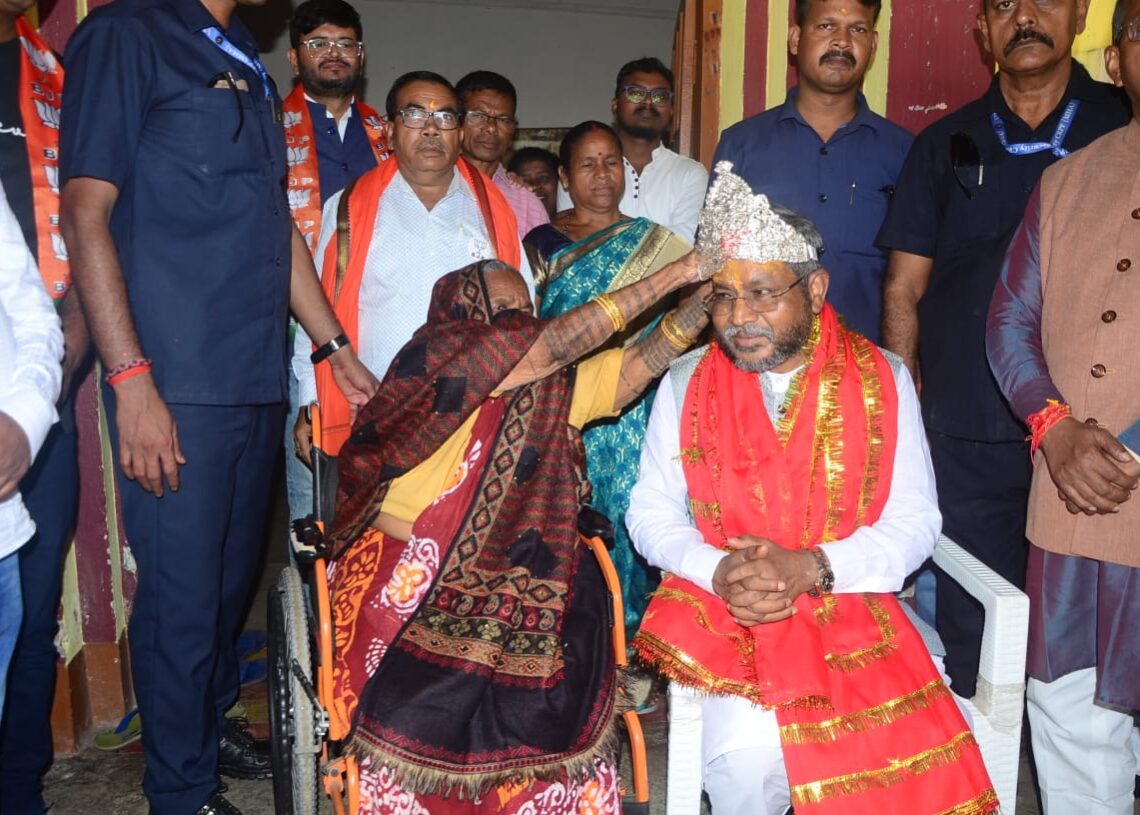 Irfan Ansari runs Rahul Gandhi’s ‘Mohabbat ki dukkan’ in Jharkhand: Shivraj Singh Chouhan