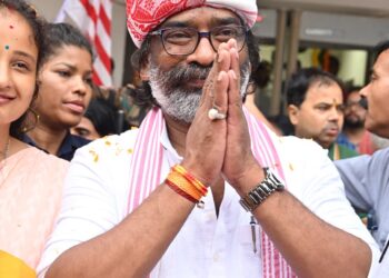 Jharkhand CM hands over appointment letters to 76 new recruits