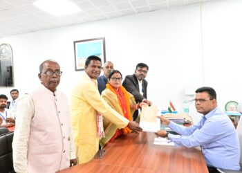 Jharkhand Assembly polls: BJP candidates Raj Sinha, Tara Devi file papers in Dhanbad