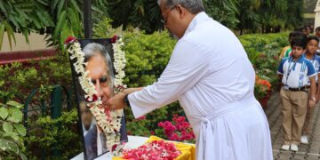 Loyola School Jamshedpur pays tribute to Ratan Tata