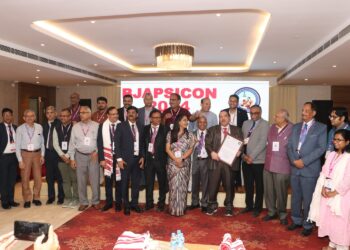 Plastic surgeon Dr Ajay Kr Singh gets Lifetime Achievement Award