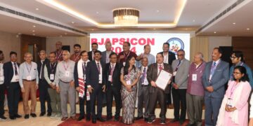 Plastic surgeon Dr Ajay Kr Singh gets Lifetime Achievement Award