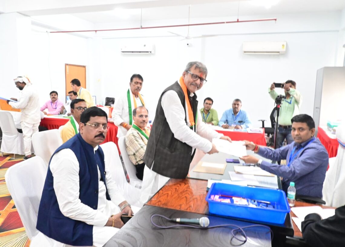 BJP's Vikash Mahto, Congress' Ajay Dubey file nominations