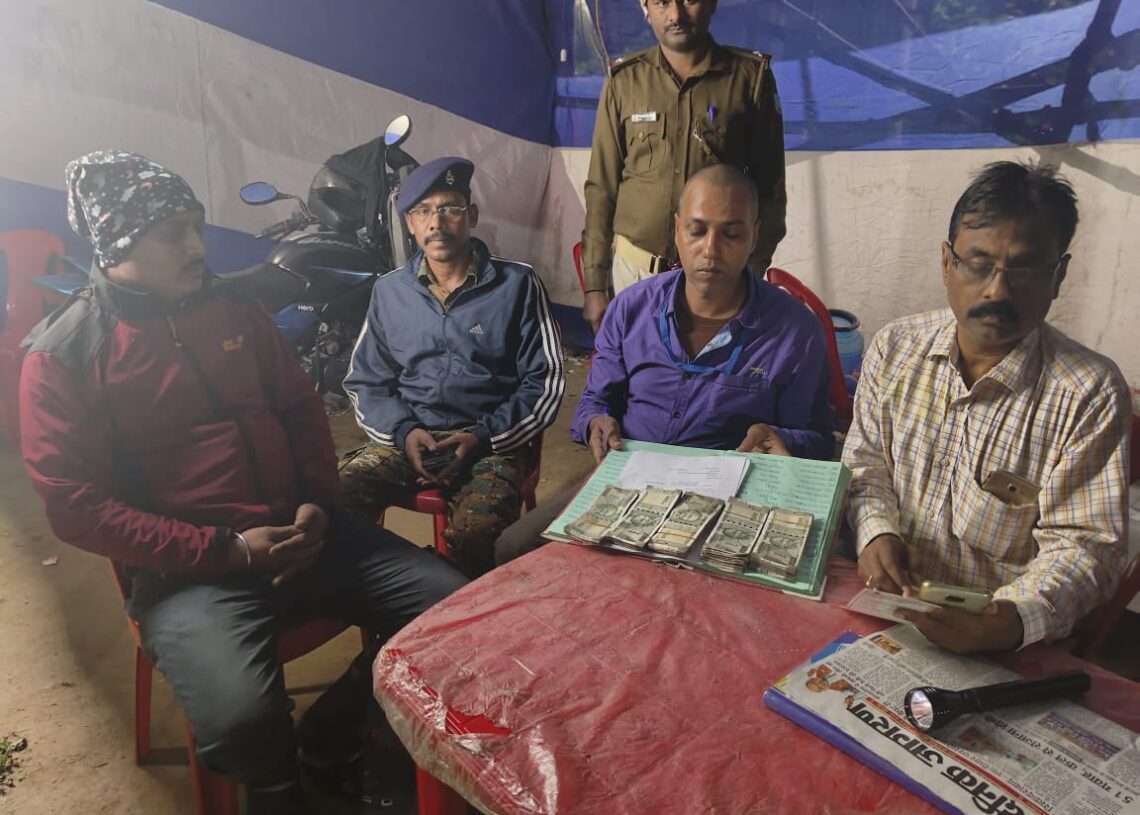 Jharkhand Polls:  Dhanbad police seize Rs 2.30 lakh from Gorakhpur resident