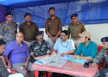 Jharkhand polls: Police seize Rs 3 lakh of Bengal transporter in Dhanbad