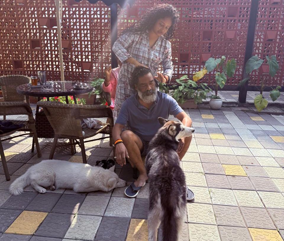 After hectic poll campaign, Jharkhand CM gets head massage