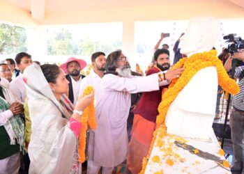 Hemant Soren rushes to native village ahead of swearing-in ceremony