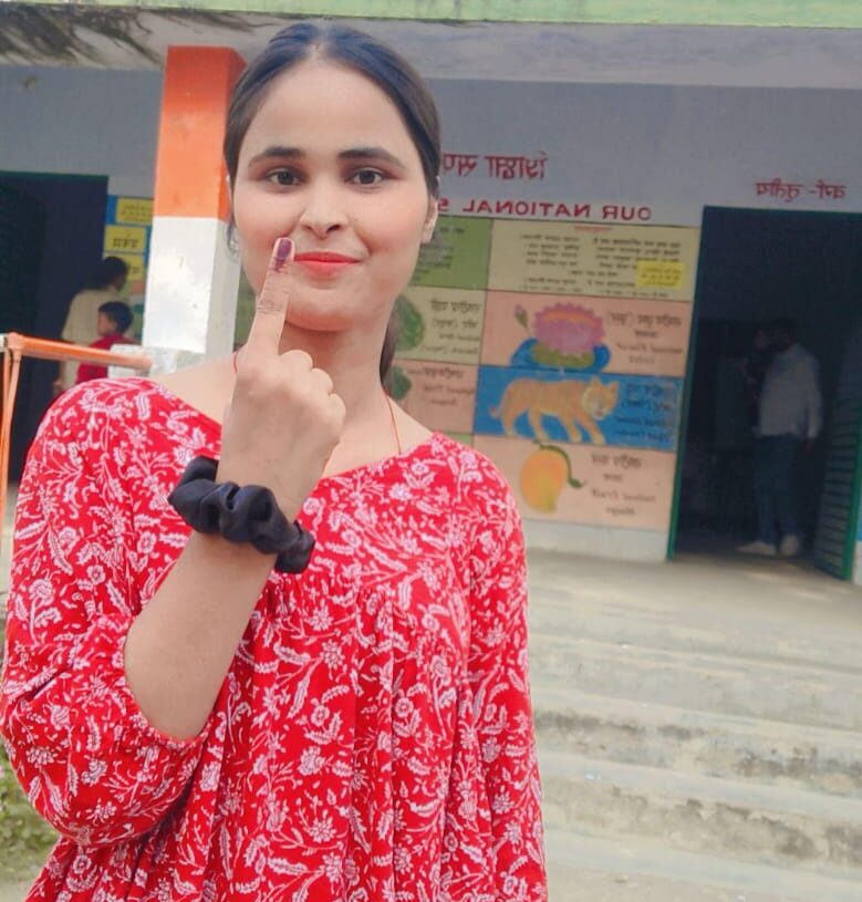 Female voters show strong turnout in Daltonganj