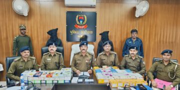 Garhwa police recover 100 stolen android phones, two arrested