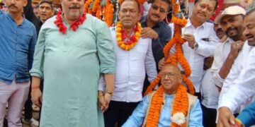 Saryu Roy weighed with laddoos in Jamshedpur 