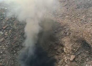 Heavy smoke billowing out from fire zone creates panic in Dhanbad basti