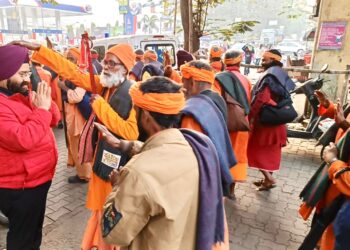 Har Har Mahadev Seva Sangh distributes blankets in Jamshedpur