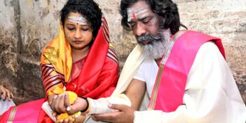 Jharkhand CM Hemant Soren offers prayer at Deoghar temple