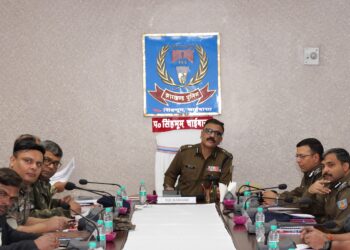 Jharkhand DGP directs cops to connect with commoners to finish Maoists in Singhbhum  