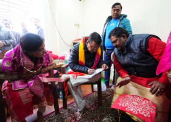 Kejriwal rolls out Pujari Granthi Samman Yojana registration