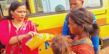 Vardan Charitable Trust distributes warm clothes among poor in Palamu