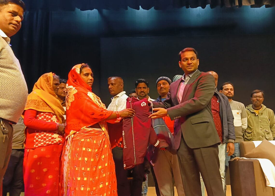 Medininagar municipality distributes jackets to 300 workers