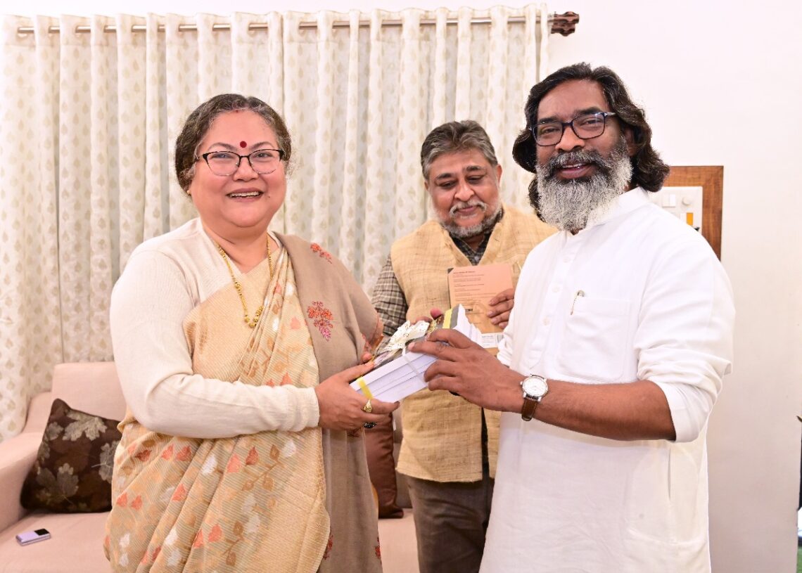 Jharkhand CM nudges Chaibasa DC to take care of 5 orphan tribal children   