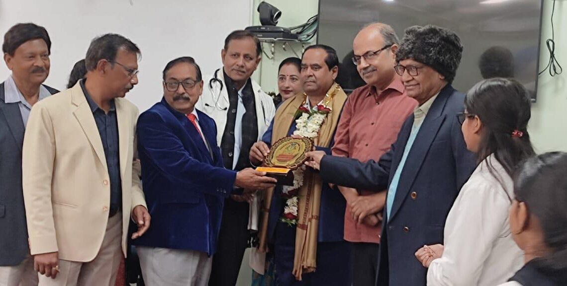 SNMMCH Dhanbad Professor Dr. Makradhwaj Prasad retires
