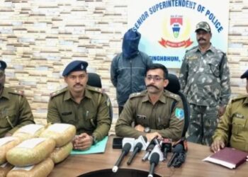 Bus conductor arrested for smuggling marijuana