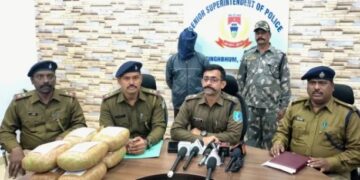 Bus conductor arrested for smuggling marijuana