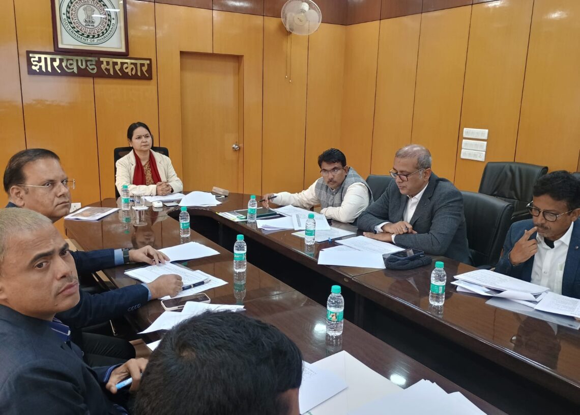Jharkhand Chief Secretary pushes for resolving issues to start 34 coal blocks