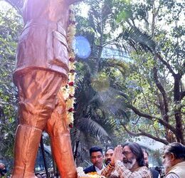 Jharkhand CM pays tribute to Subhas Chandra Bose