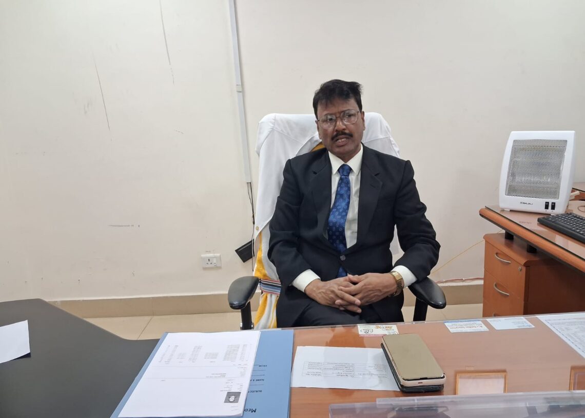 Jharkhand News: MMCH Daltonganj Principal faces allegations following hostel raids