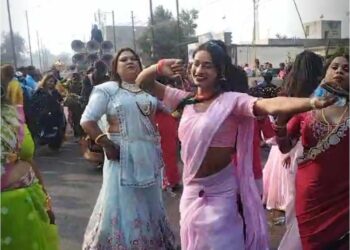 Transgenders hold religious procession in Dhanbad