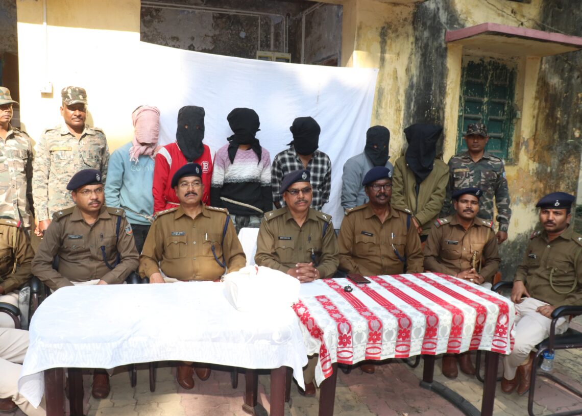 Six cybercriminals from Telangana, Bihar arrested in Dhanbad