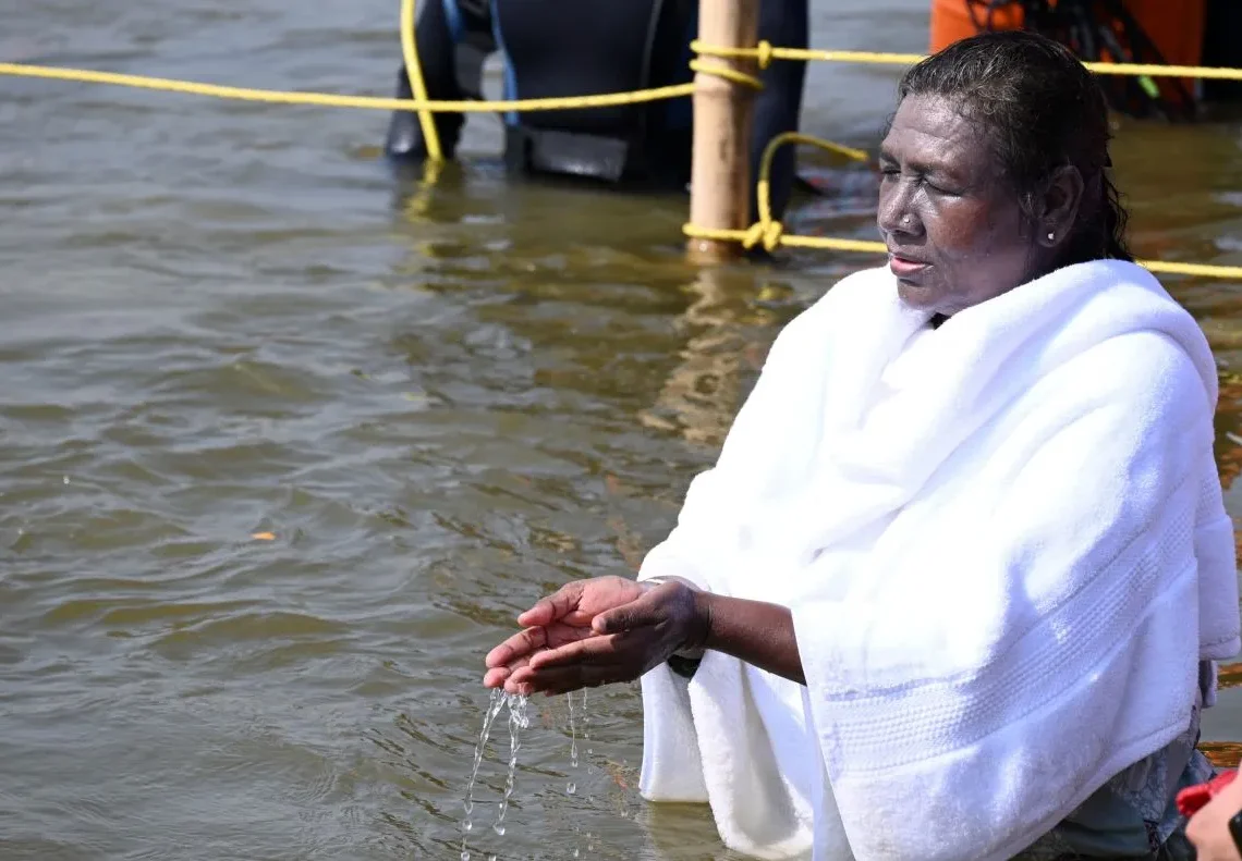 President Murmu takes holy dip, offers prayers at Triveni Sangam during Maha Kumbh
