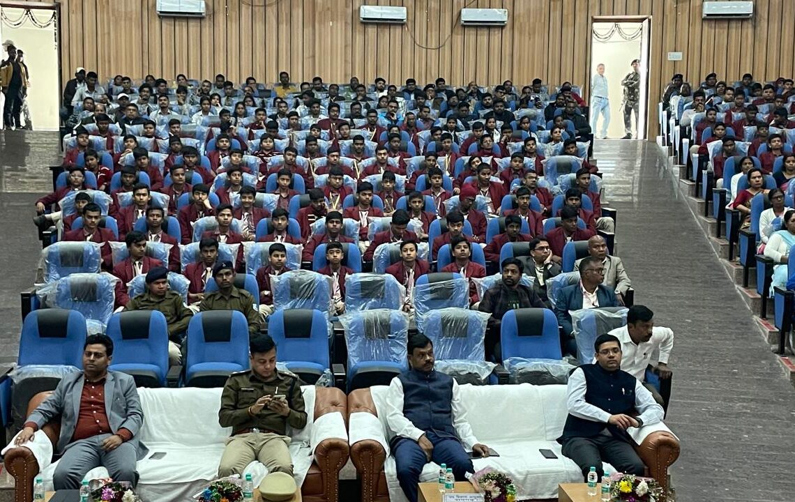 Think before you click! Ramgarh DC, SP teach students how to stay safe online