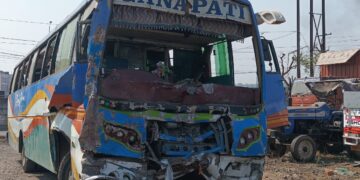 Over dozen Bengal devotees returning from Kumbh injured in road accident in Dhanbad