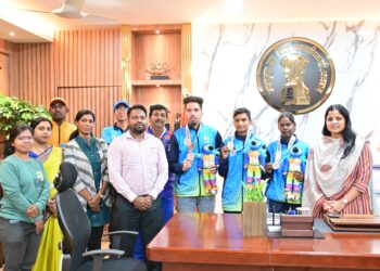 Dhanbad DC felicitates National Games medal winners