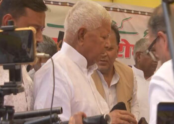 Lalu, Tejashwi Yadav join AIMPLB protest in Patna against Waqf Bill